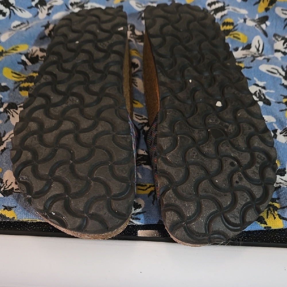 Colorful Patterned Sandals - Picture 3 of 3